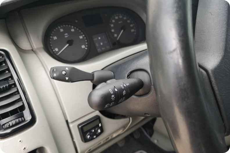 Opel Vivaro montaż tempomat